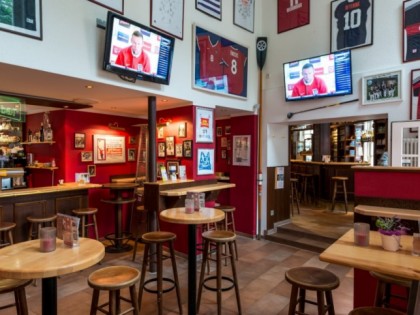 照片: Joe Enochs Sportsbar